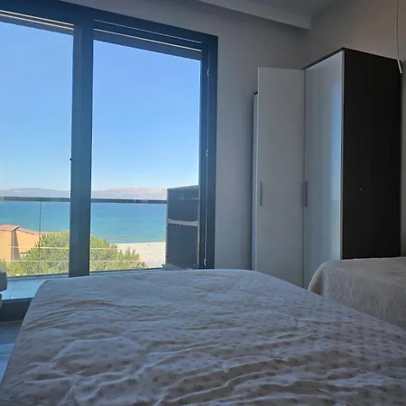 Cesmede Denize Sifir Villa Cesme
