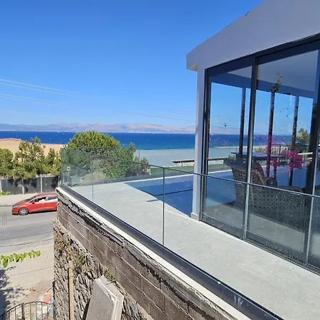 Cesmede Denize Sifir Villa Cesme